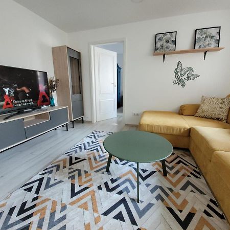 Lovely Apartment Near City Center Cluj-Napoca Eksteriør billede