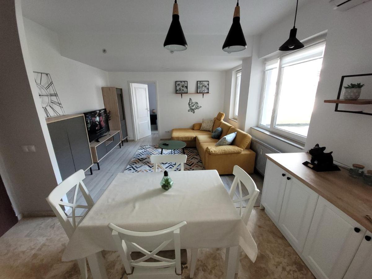 Lovely Apartment Near City Center Cluj-Napoca Eksteriør billede